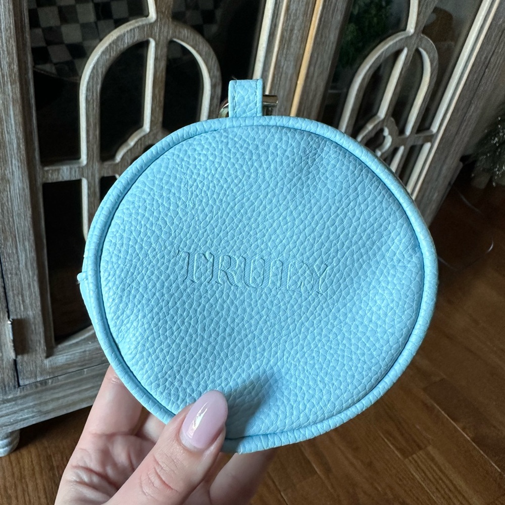 Truly light blue coin purse